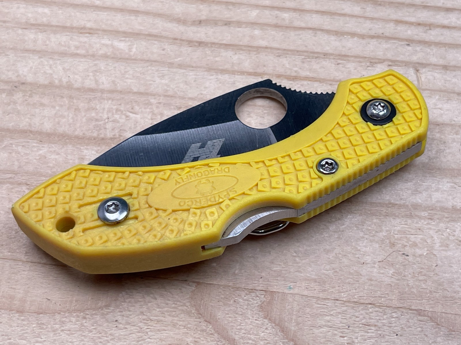 Spyderco Dragonfly Salt H1 Yellow Plain Edge Blade Folding Pocket Knife