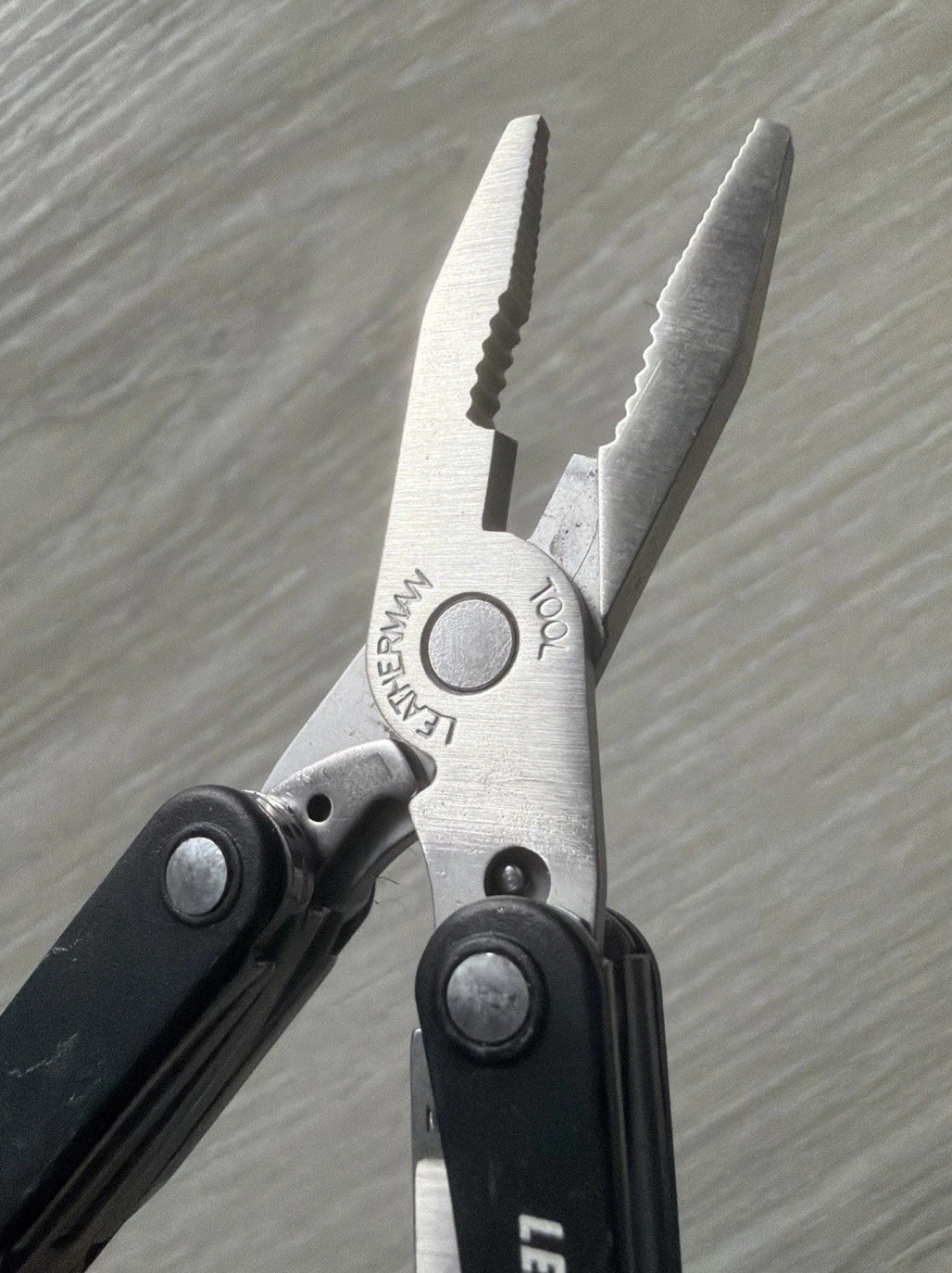 Leatherman Squirt PS4 MultiTool Plier Scissors Knife File Drivers Black Matte