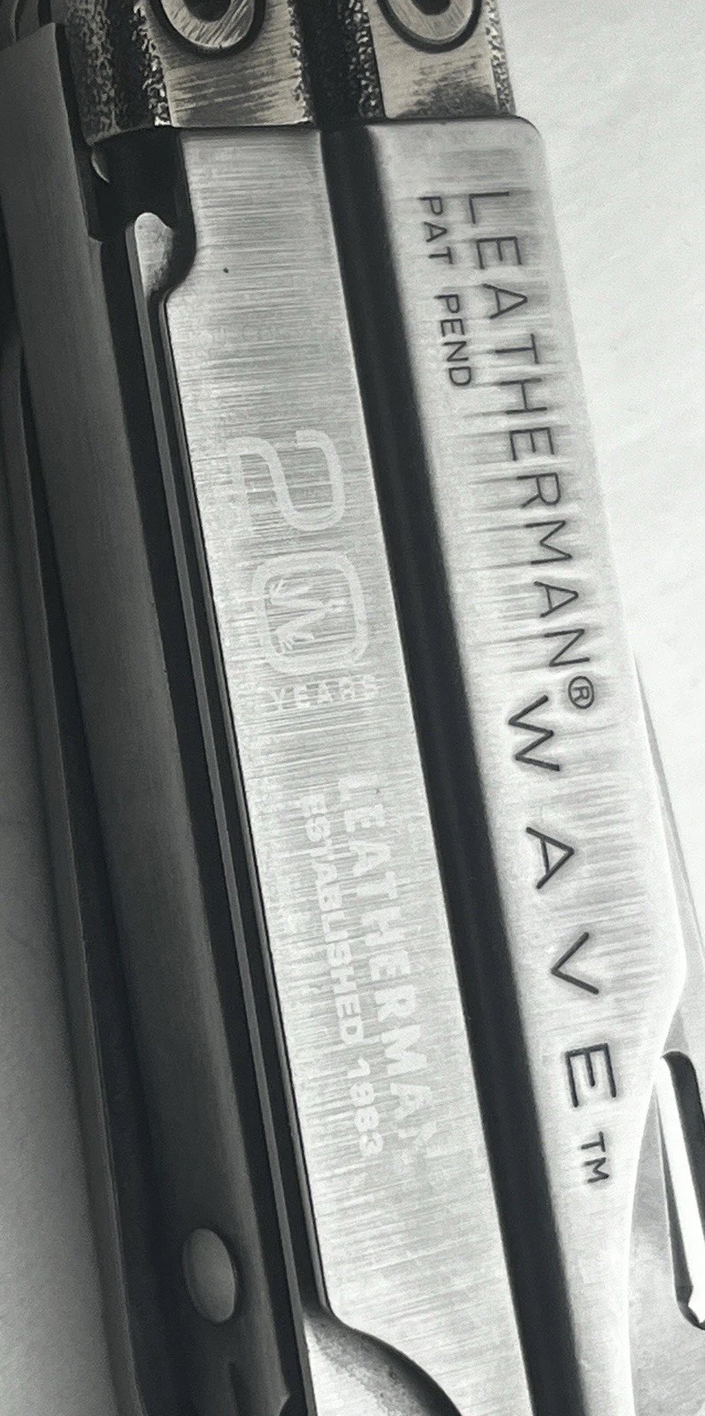 Leatherman Wave Original 20th Anniversary Limited Edition Silver Locking Blade