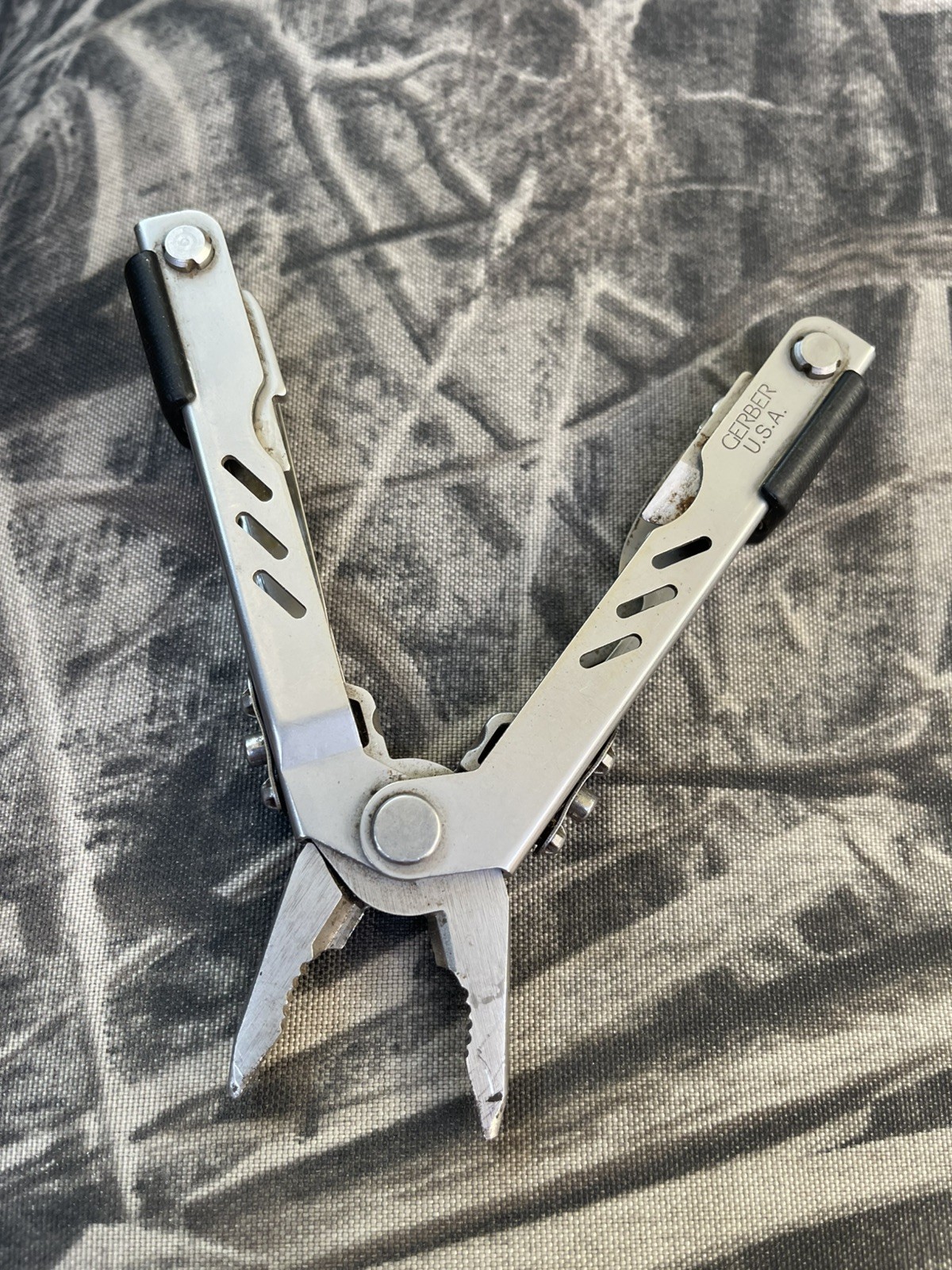 Gerber Leatherman Kick Multi-Tool With Sheath BGTTL Pocket Knife/tool