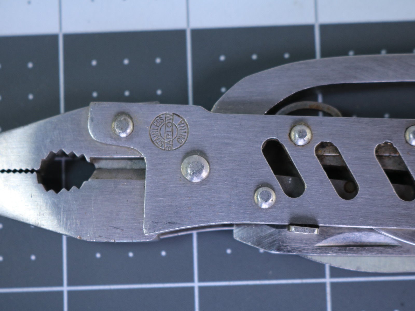 Valerus Spirit Multi-Tool Pliers Knife Saw Screwdriver File Camp Utility EDC !