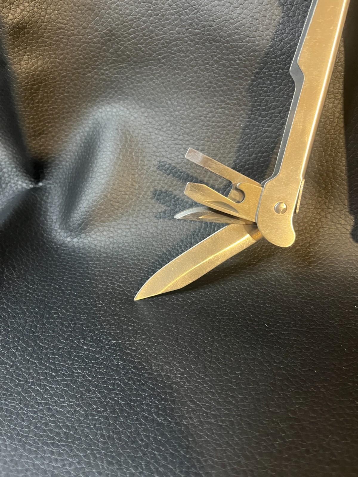 UNBRANDED STAINLESS STEEL MULTI TOOL PILERS KNIFE SCALER SCREWDRIVER