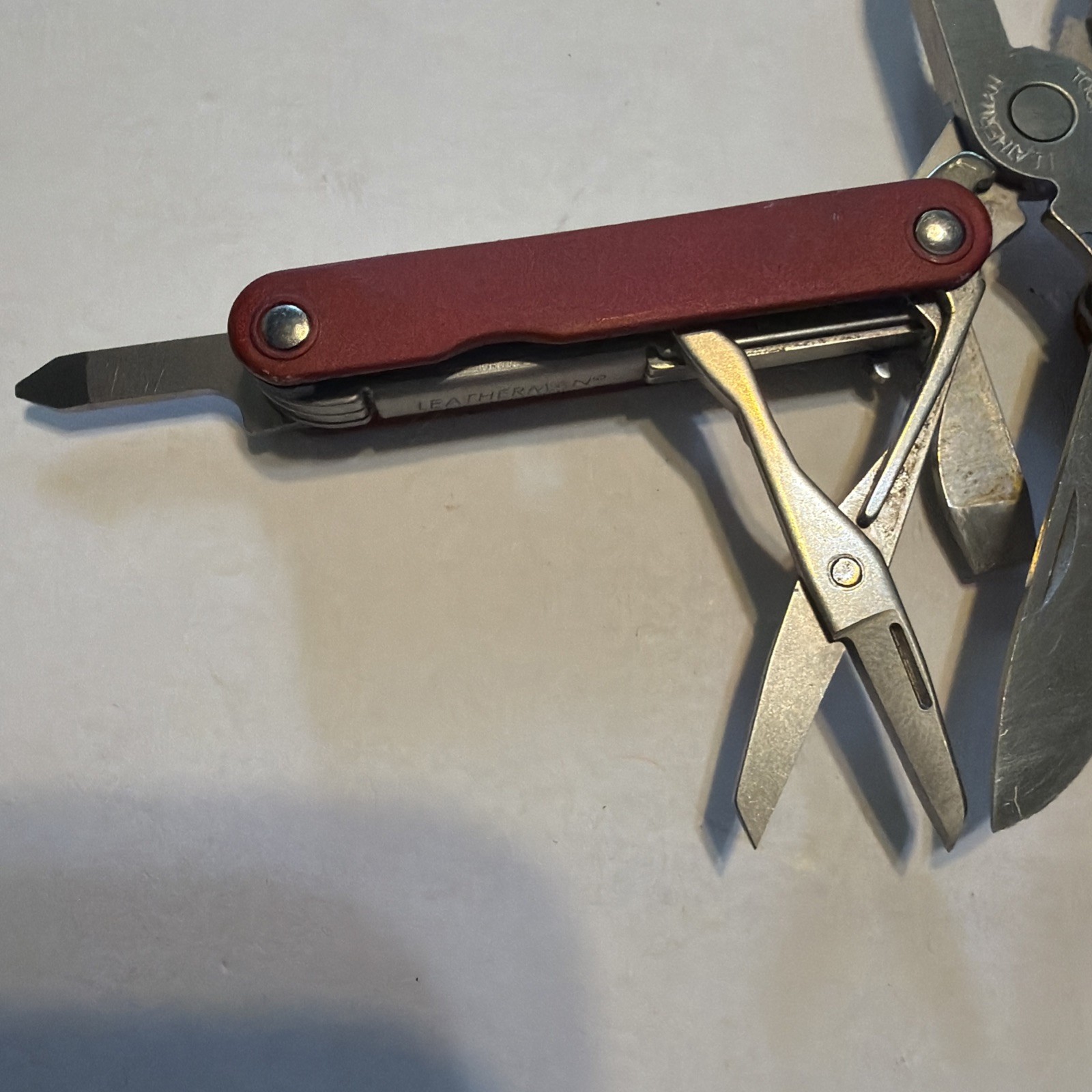 Leatherman SQUIRT PS4 Multi-Tool With Pliers Scissors Knife Red Discontinued