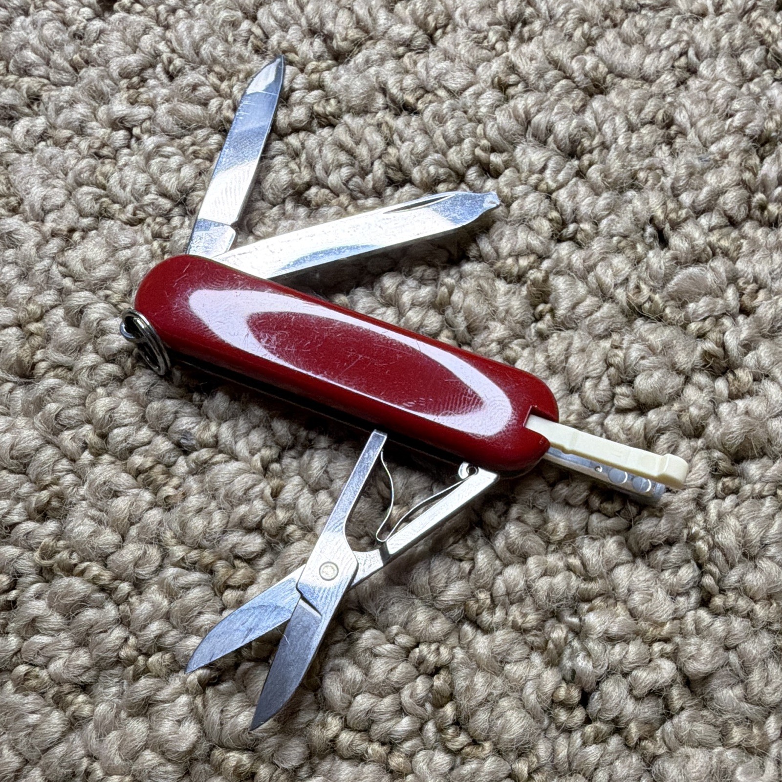 Victorinox Classic SD Red Swiss Army Multi-Tool 5 Tools Scissors Knife Nail File