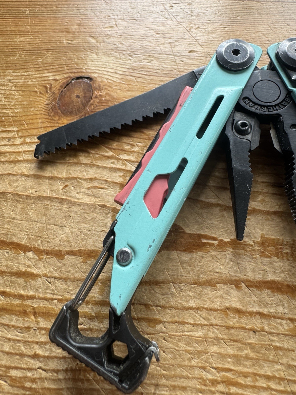 LEATHERMAN SIGNAL Coyote Aqua/Black USA Combo Blade 19 Tools – Used Ferro Rod