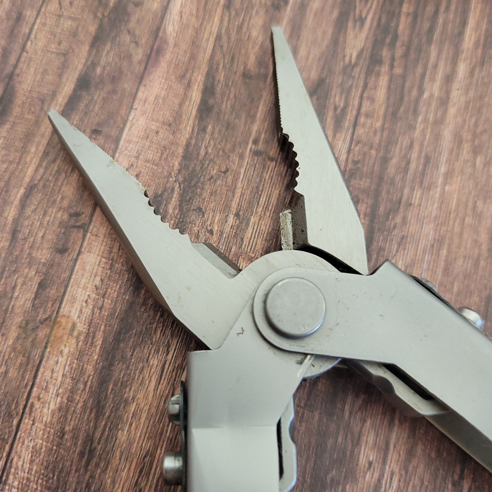 Gerber Multi-Plier 600 Multi-Tool Knife USA UAW Ford Motor Company