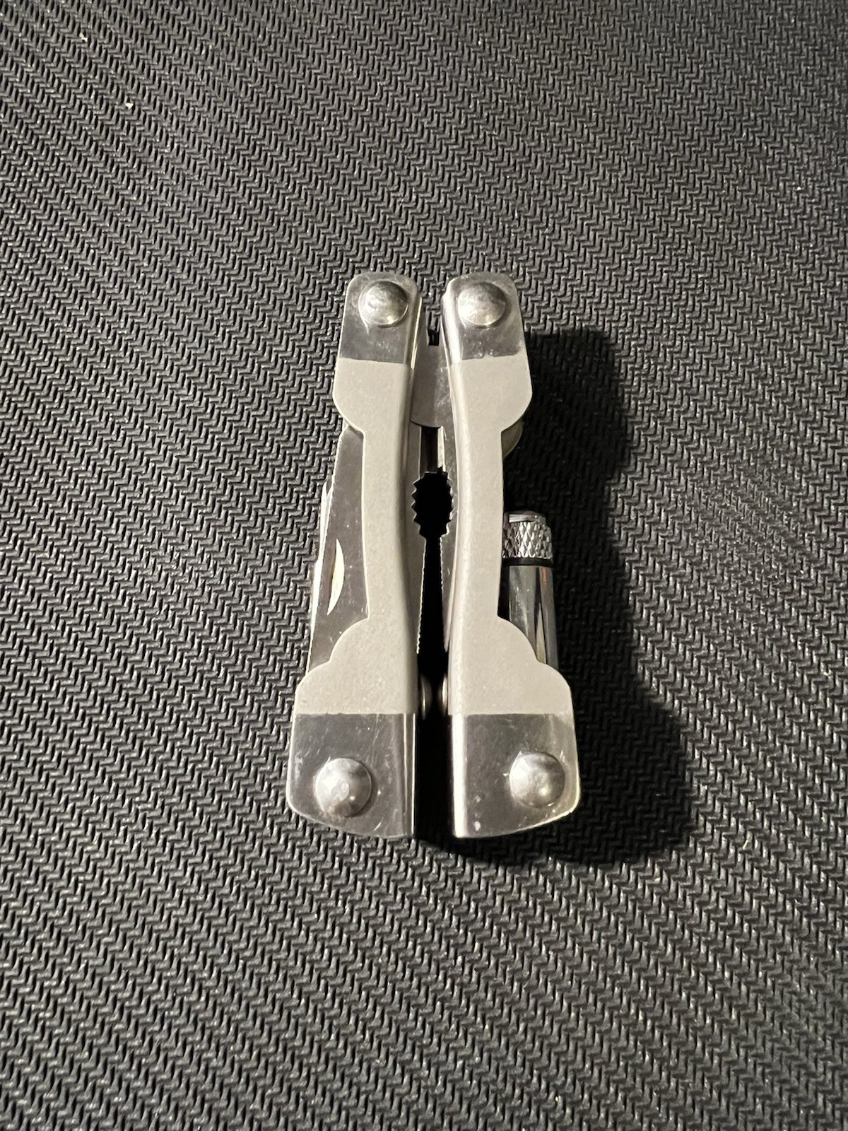 Stainless steel multi-tool Pocket Leatherman w/ Carrying Case