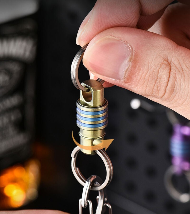 360 Degree Rotation Titanium Alloy Gimbal Keychain w/ Ring Car Keychain EDC Tool