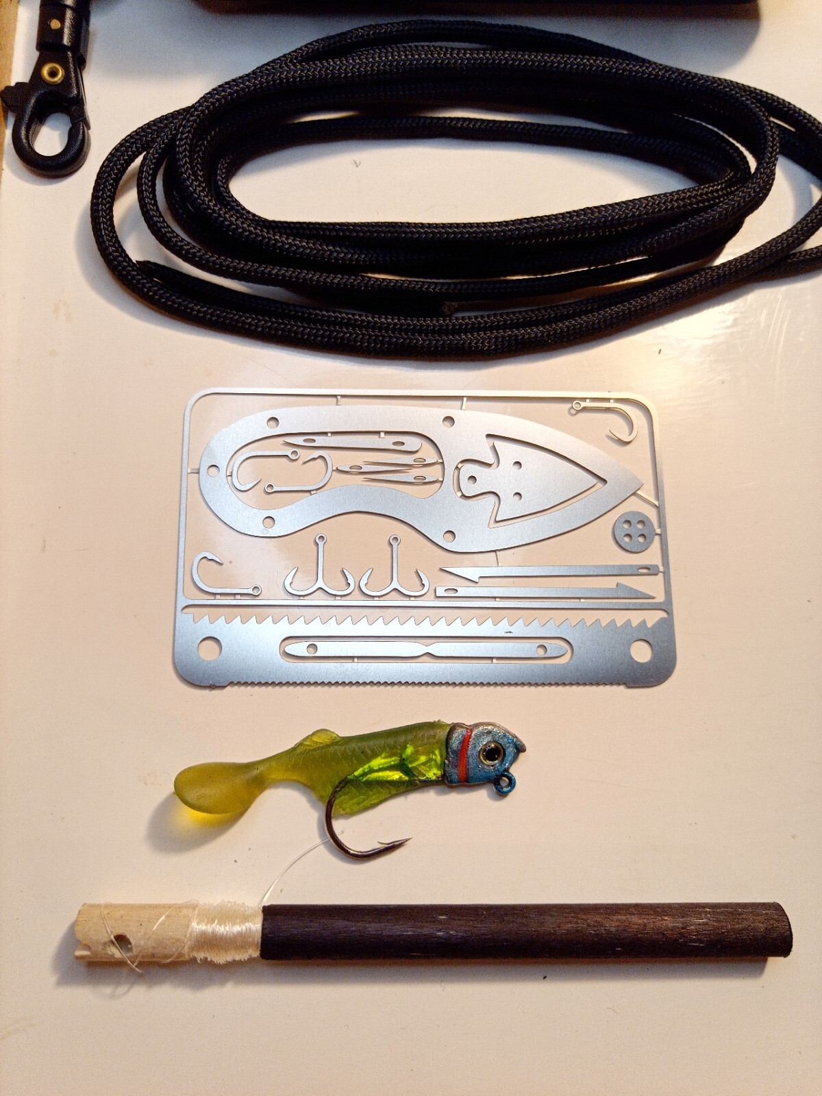 Mini Hardshell First-Aid And Survival Gear Bow And Arrow Kit With Over 60 Tools