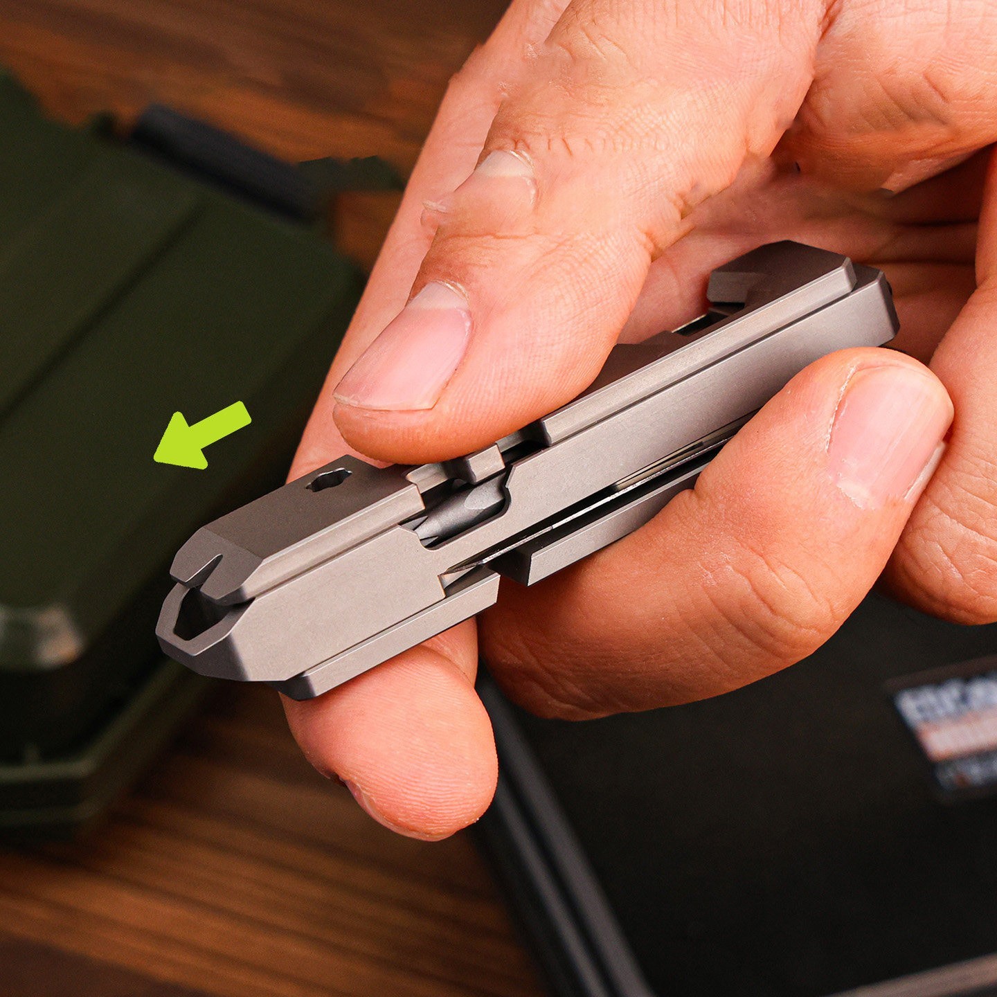 Titanium Alloy Phone Stand EDC Multi Tool Pry Bar Screwdriver Package Opener