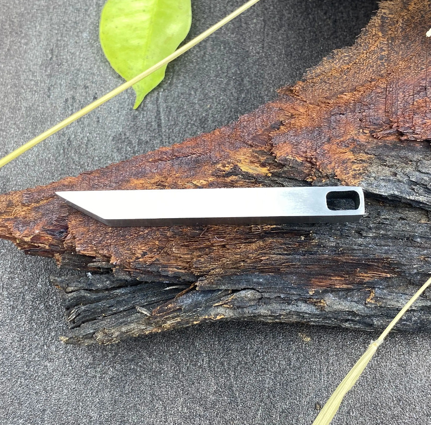 1pc EDC Pry Bar Stainless Steel Keychain Pocket Tool for Everyday Carry – NEW