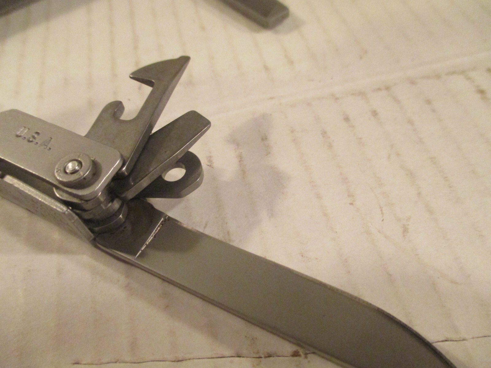 Gerber Legendary Blades USA Multi-Tool w/ Sheath very nice w/pouch