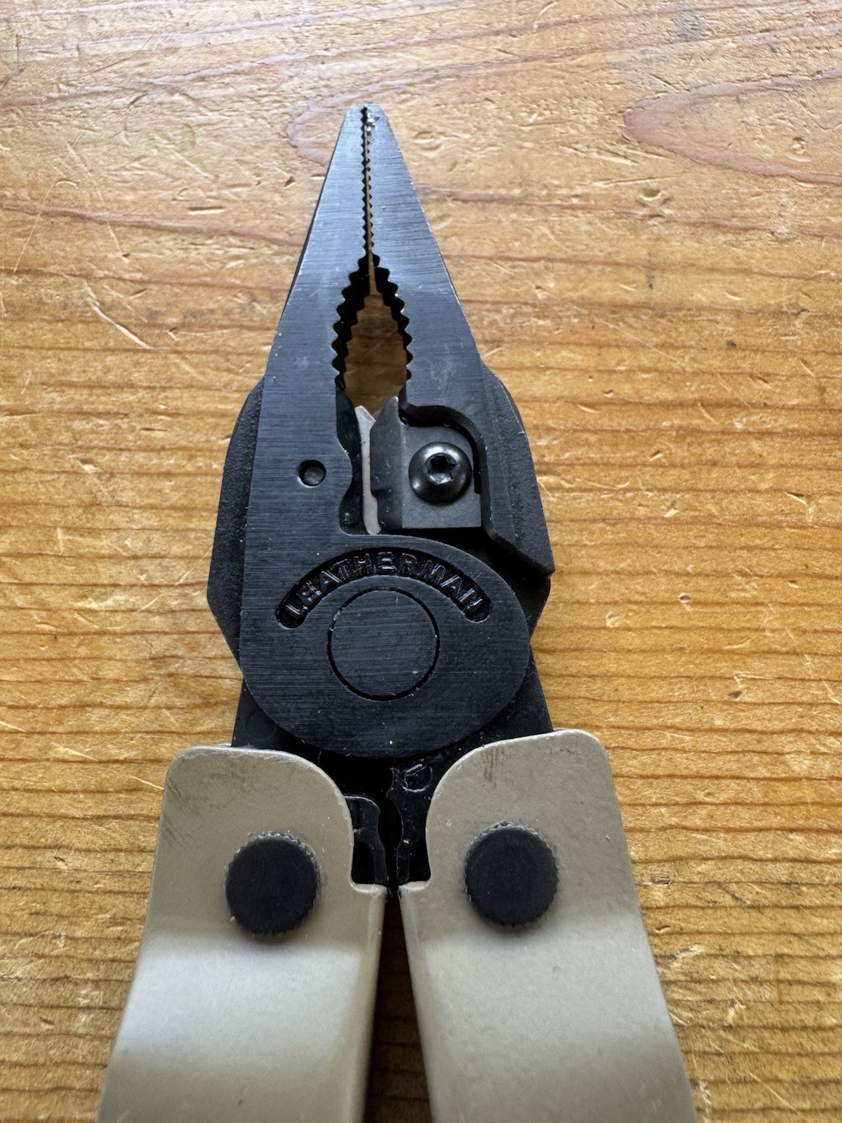 Leatherman Super Tool 300M Multitool Coyote Tan Black Oxide w/ Brush Adapter