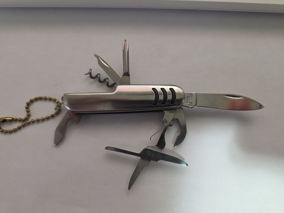 7-in-1 Multiuse Pocket Knife Utility Hand Tool Scissors, Can Opener. 3″ Long
