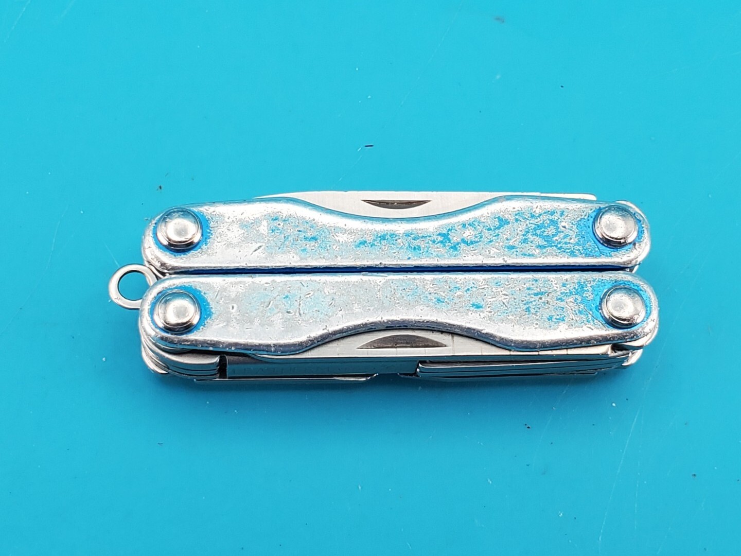 Leatherman “Squirt S4” Stainless Steel Multi Tool! BLUE!