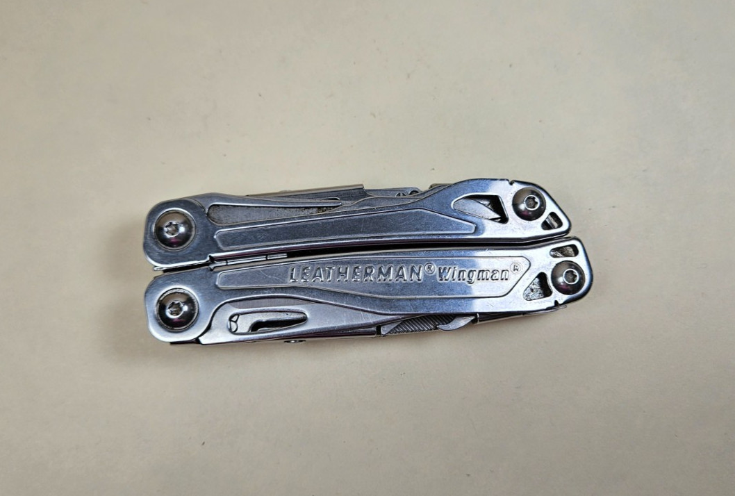 Leatherman Wingman Multi Tool Pliers, Knife, Scissors, Stainless Steel 14 tools