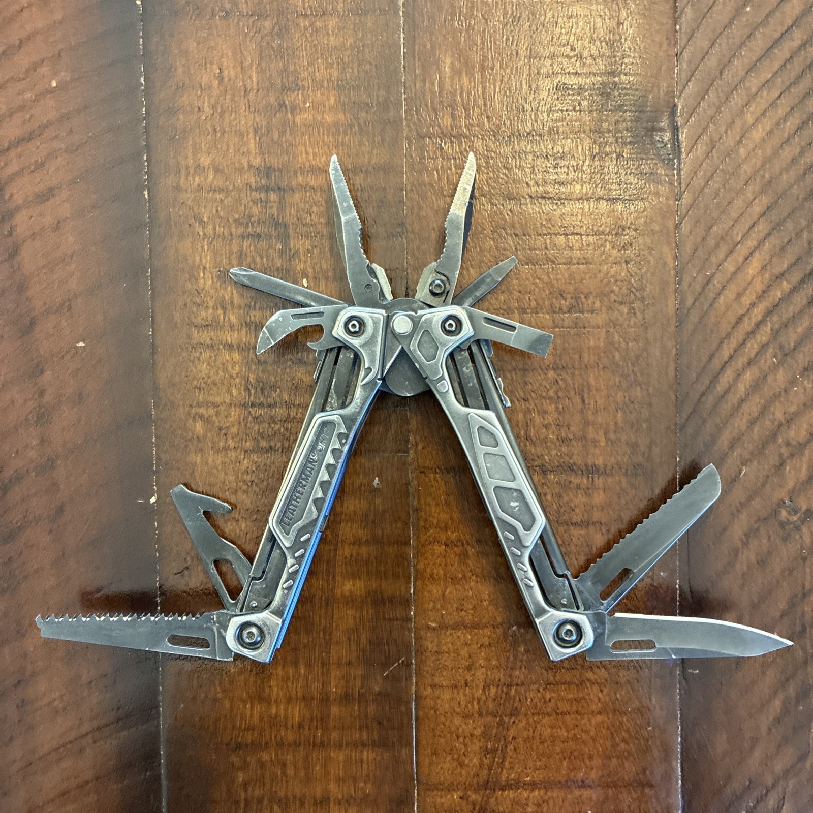 Leatherman OHT Multi-Tool Knife Discontinued 11/17 – Silver / Black – Very Good