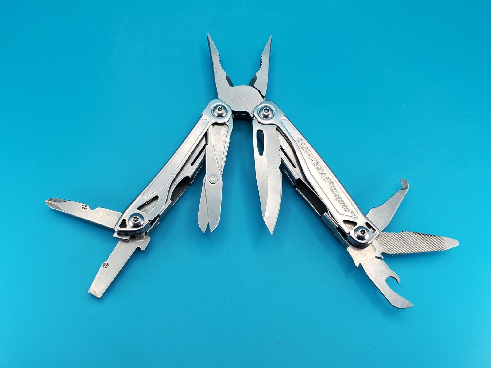 LEATHERMAN WINGMAN MULTI-TOOL! WITH SHEATH! FREE SHIPPING! NICE!
