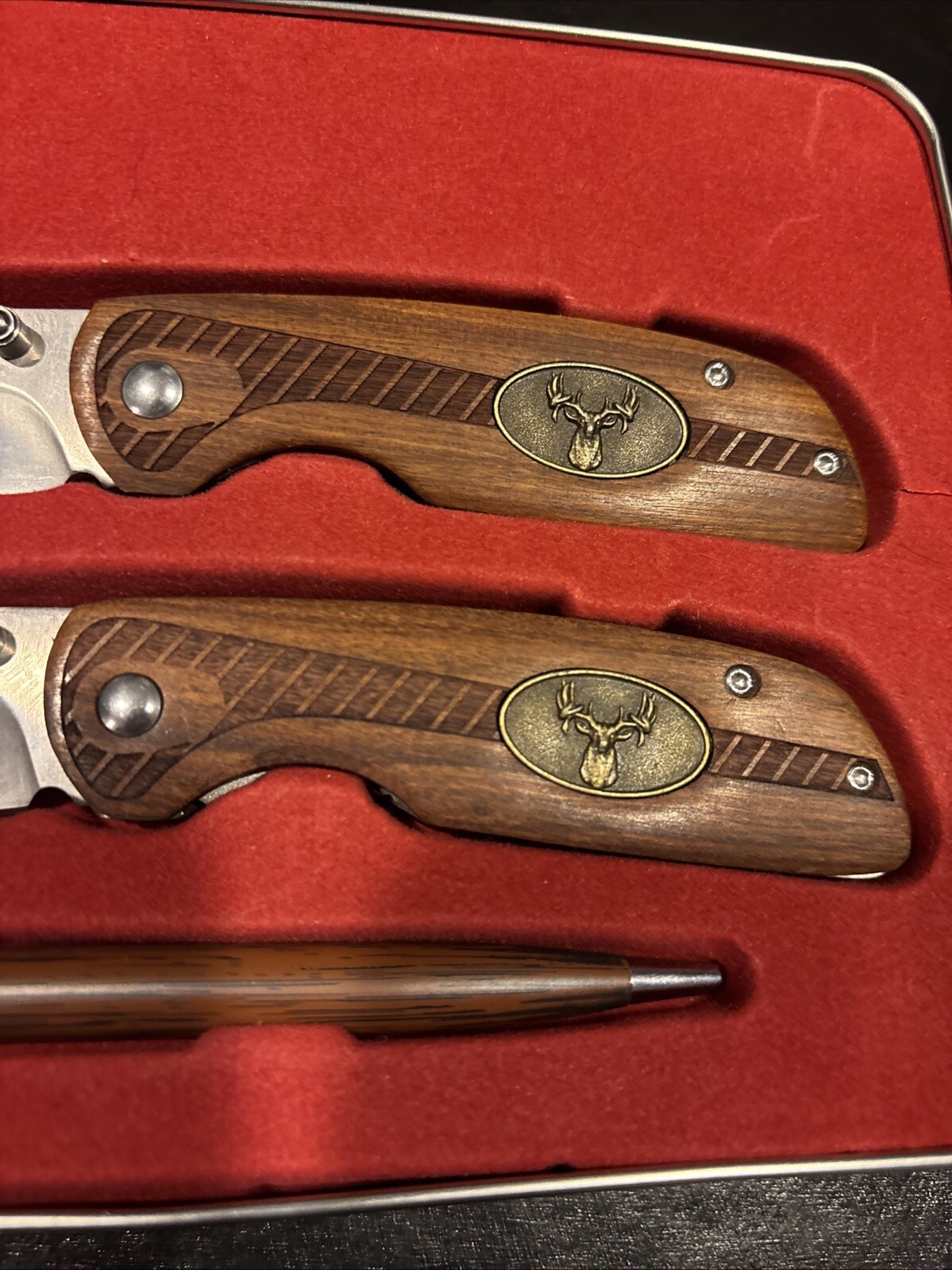 63) Ozark Trail Nice Classy Two Knife Set with Pen and Money Clip NEW