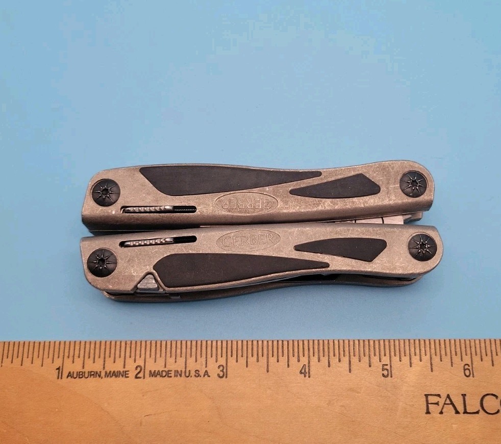 Gerber MP800 Legend Multi-Plier Multi Tool – Carbide Cutters Pliers, Knife, File