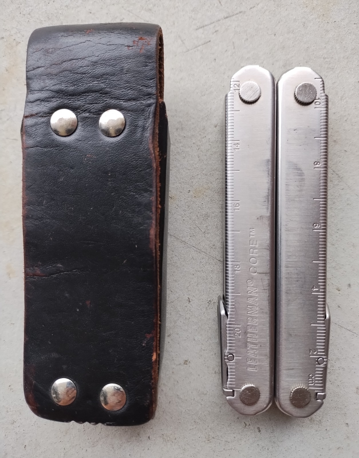LEATHERMAN CORE STAINLESS W/BLACK LEATHER SHEATH MULTI-TOOL USA, VERY GOOD!