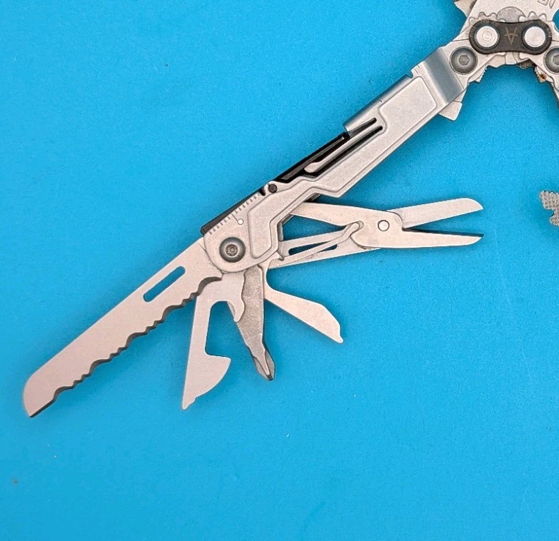 SOG PowerPint Tool Compact Lightweight Silver Multi-Tool!