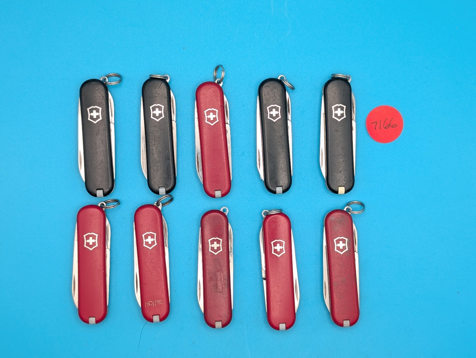 Lot of 10 Victorinox Classic Swiss Army Knife Multi Tools!