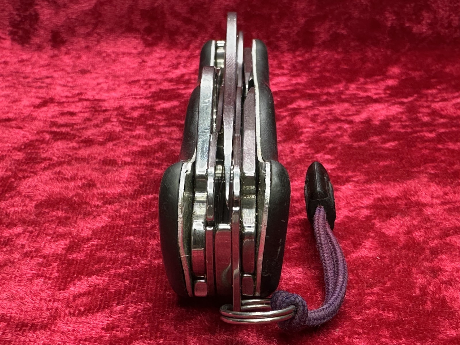 Victorinox Dual Pro Red/Black Large Swiss Army Knife 111mm 3 Layer 8 Tool (646)