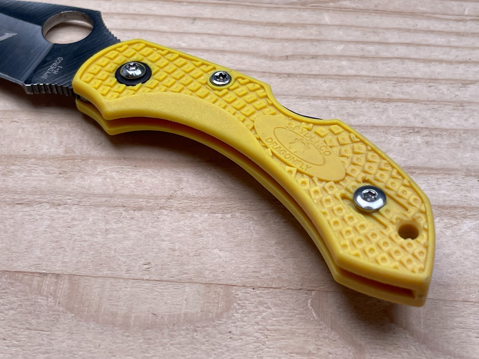 Spyderco Dragonfly Salt H1 Yellow Plain Edge Blade Folding Pocket Knife