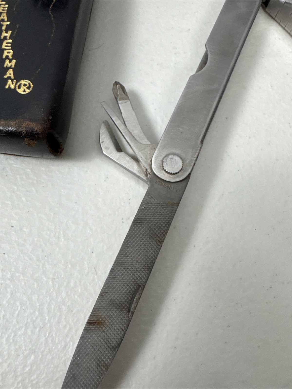 Leatherman Multi-Tool Portland OR TM 1325473 Vintage Pre 1992 & Leather Sheath