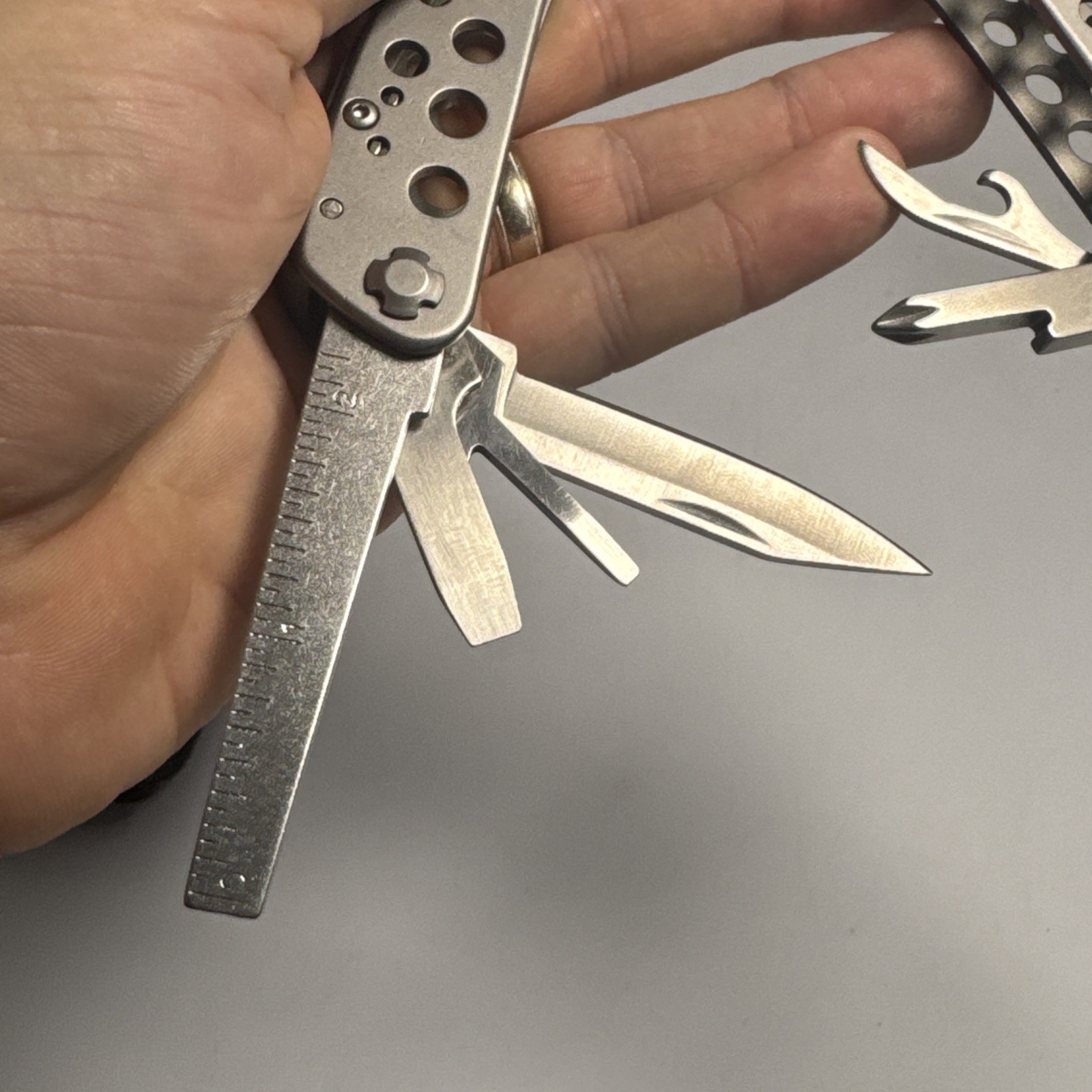 Winchester RARE Stainless Steel Multi-Tool Pocket Knife 9 N 1 + Sheath HTF Mint