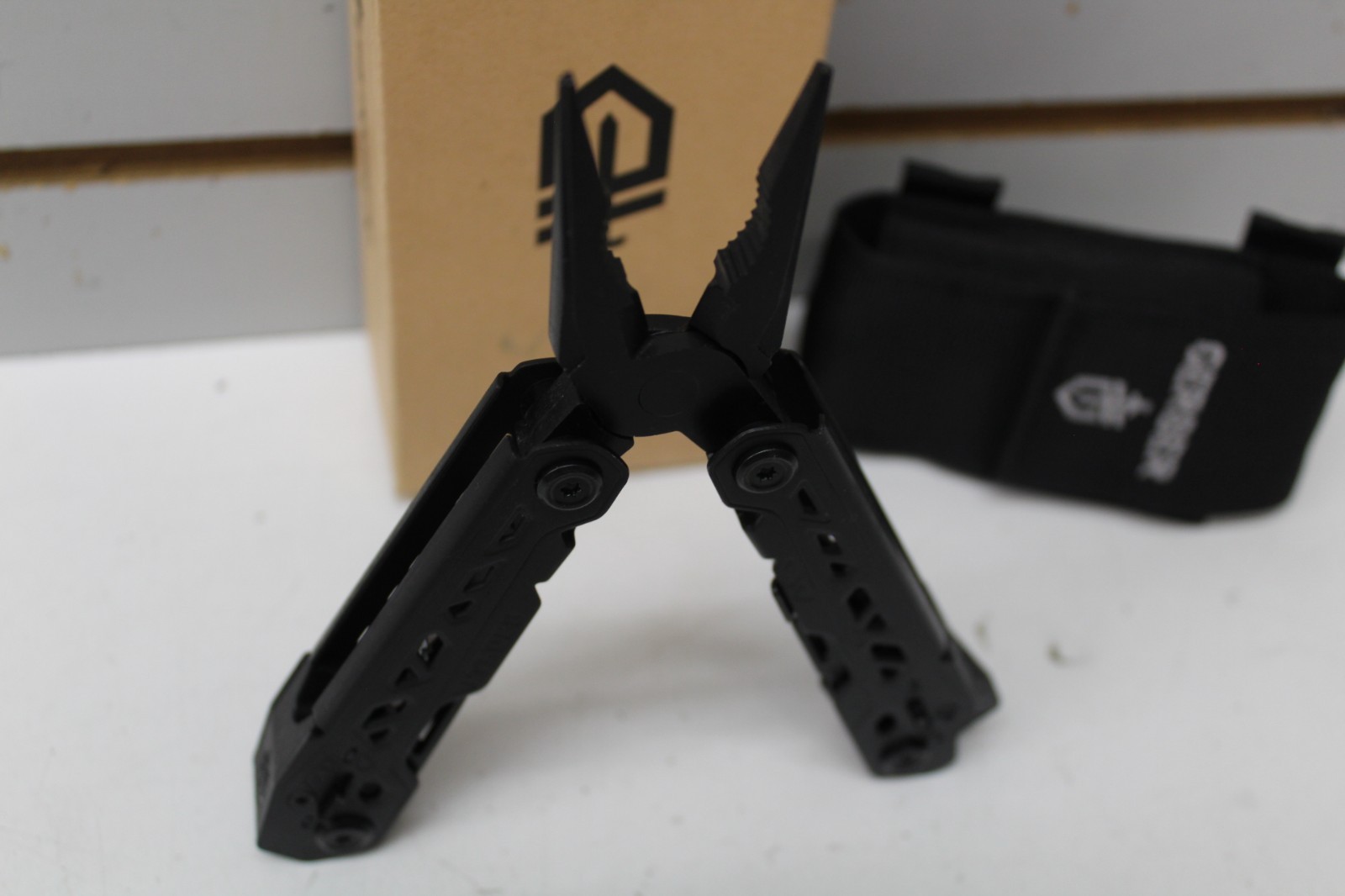 Gerber Truss Multitool Black with Multi-Position Sheath 30-001779 NEW FREE SHIPP