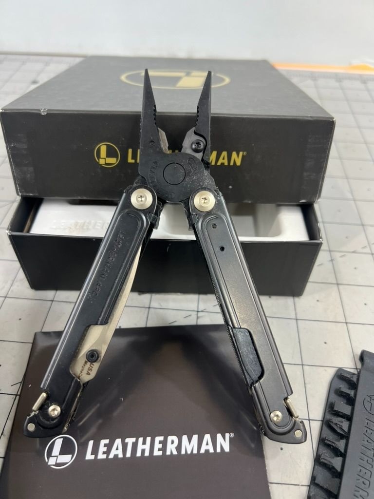 Leatherman Arc Obsidian Multitool Limited Edition W/Leather Sheath