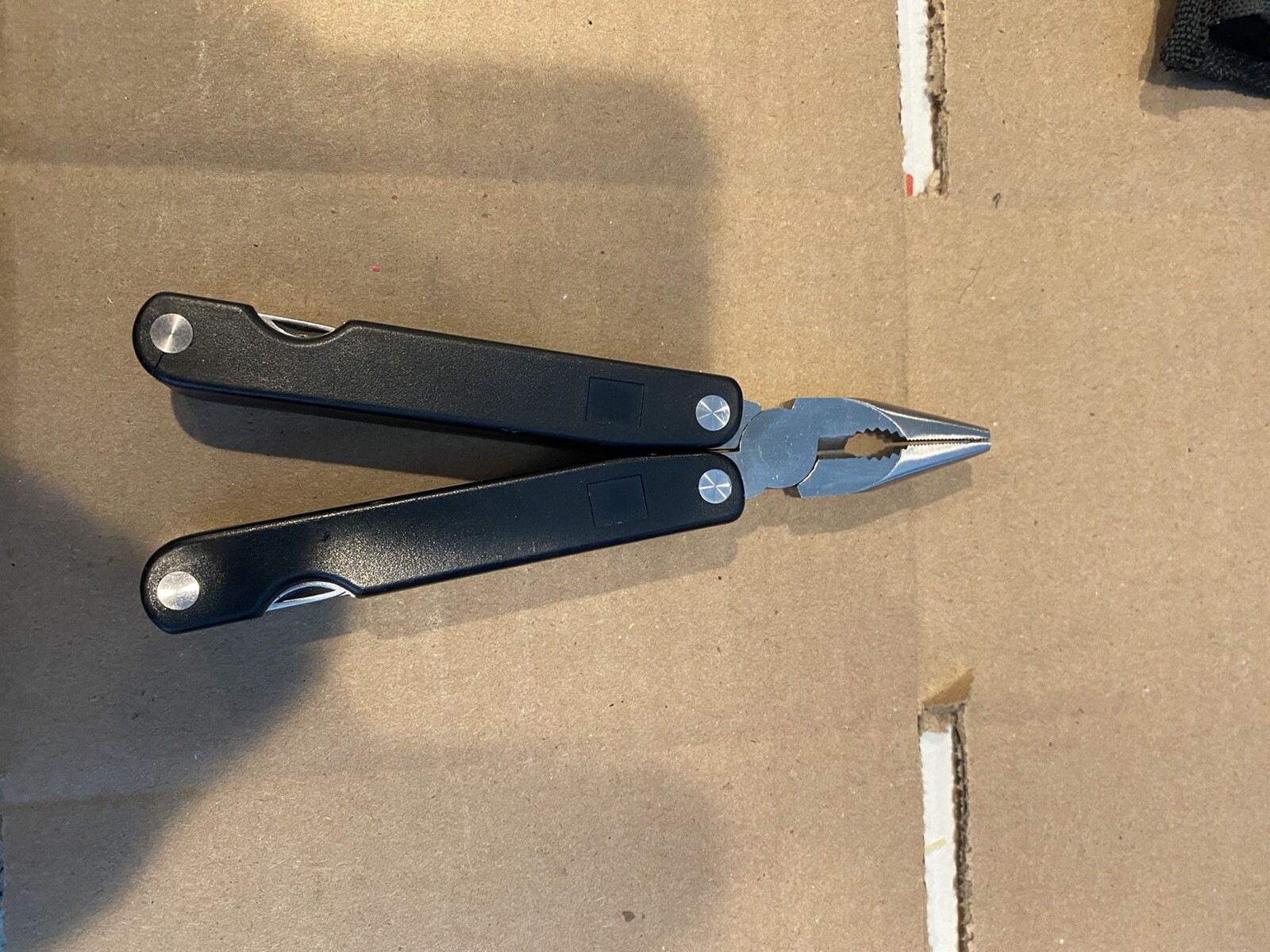 Multi tool with nylon case – Used