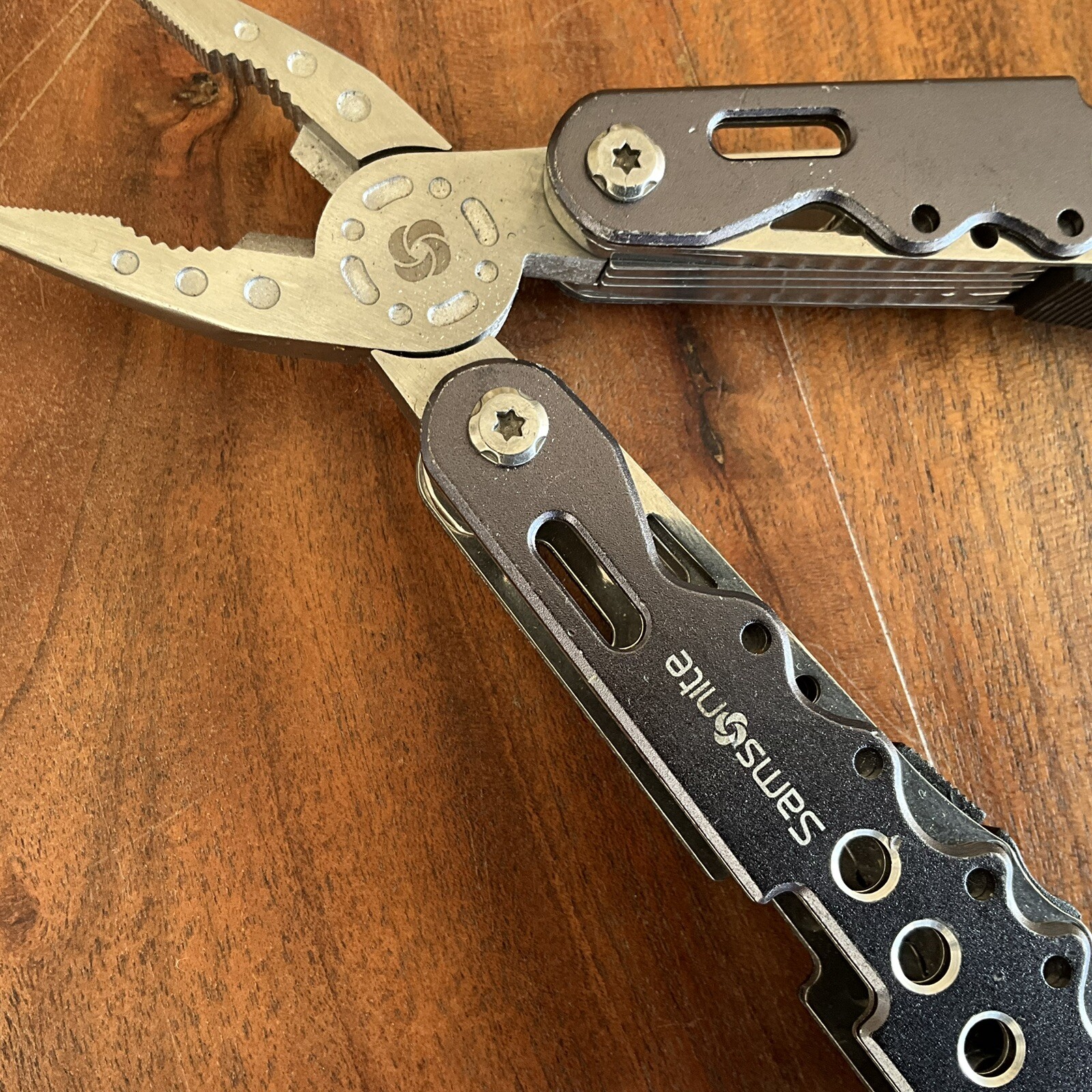 Samsonite 12-in-1 Multi Tool Pliers File Bottle Opener Screwdrivers and More