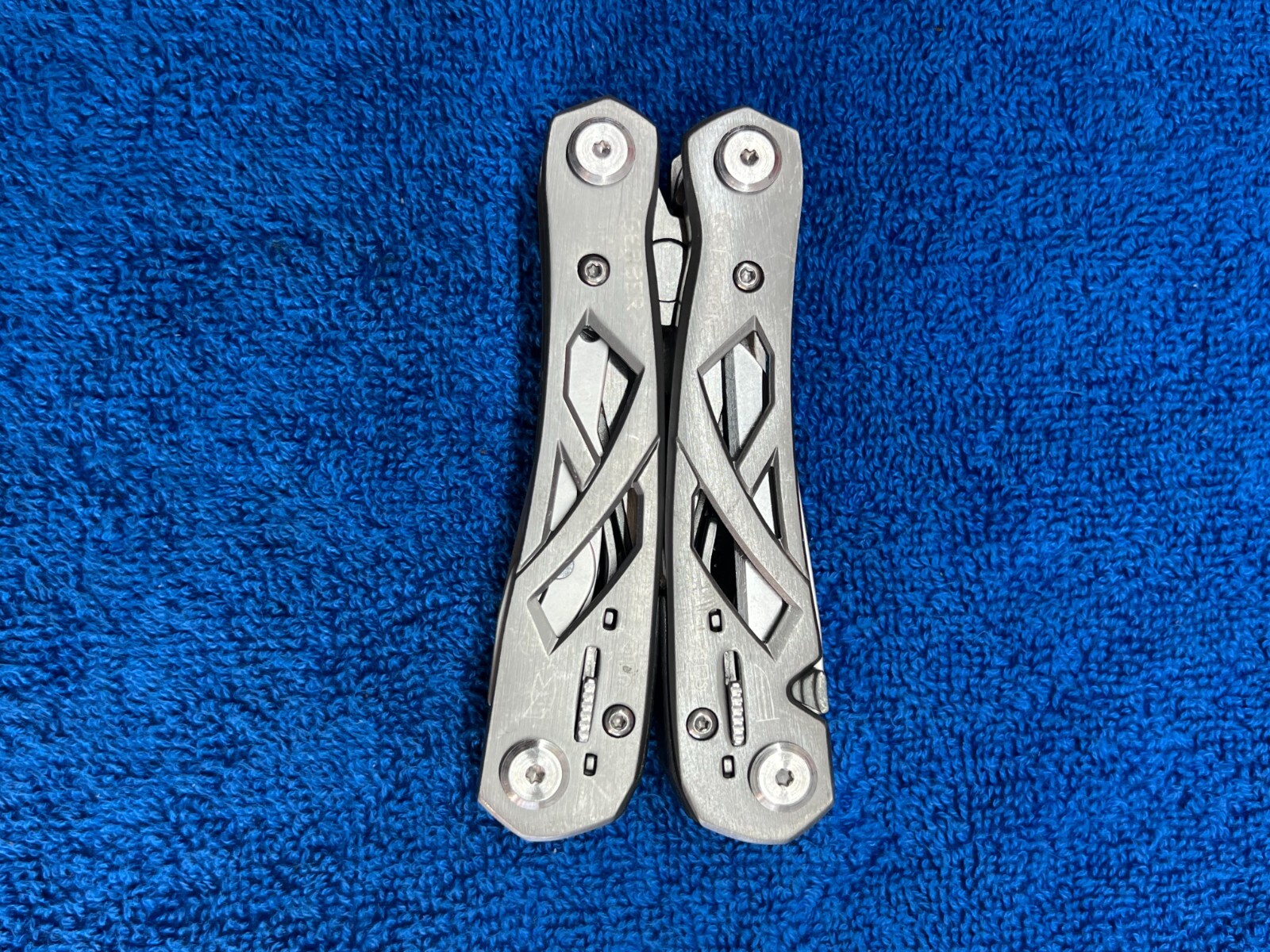 GERBER “Truss” Multi-Tool with Sheath | 17 Tools | SILVER | Gently Used $45.00