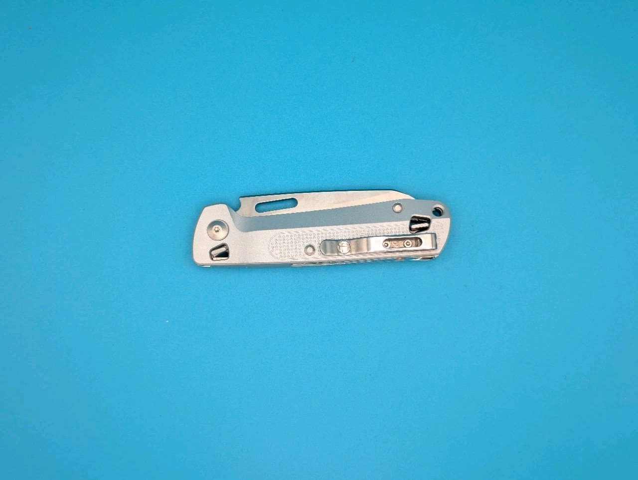 Leatherman Free K2X Pocket Size 8 Tools Stainless Steel Multitool, Silver! NEW!