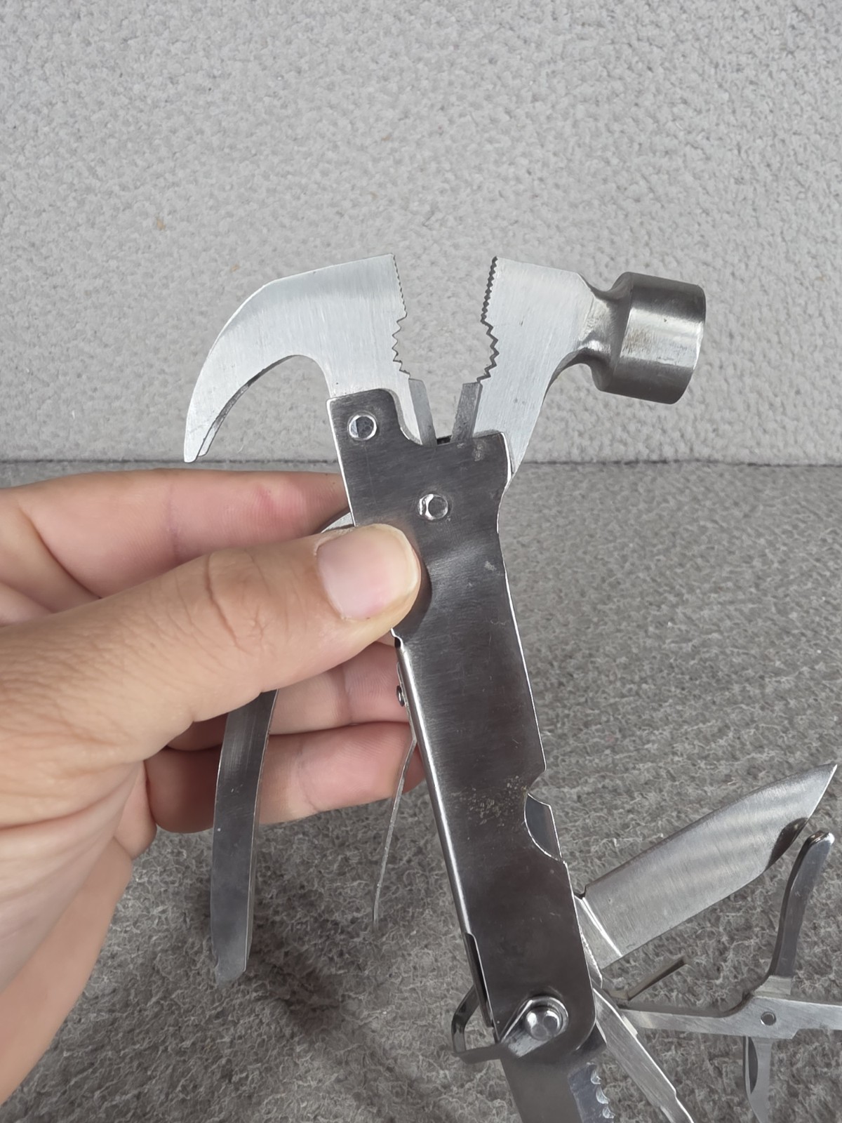 Multitool With Hammer, Wirecutters, Saw, Pocket Knife, Screwdriver & Scissors
