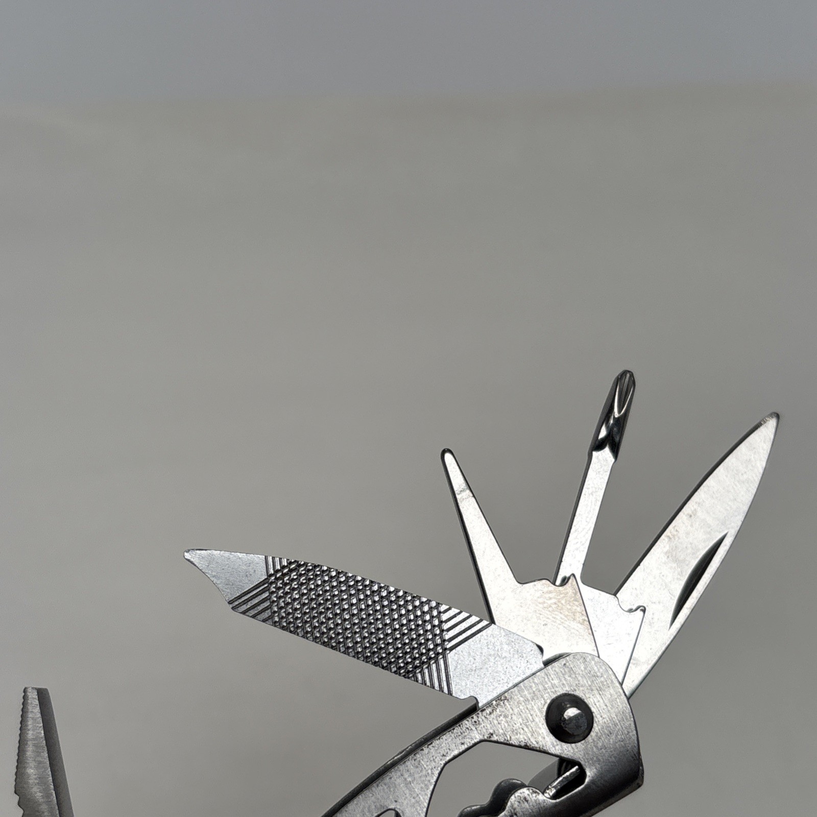 Steel Plier Multi-Tool 10 in 1 Unbranded Silver Hunt Camp Fish Car Boat Tool box