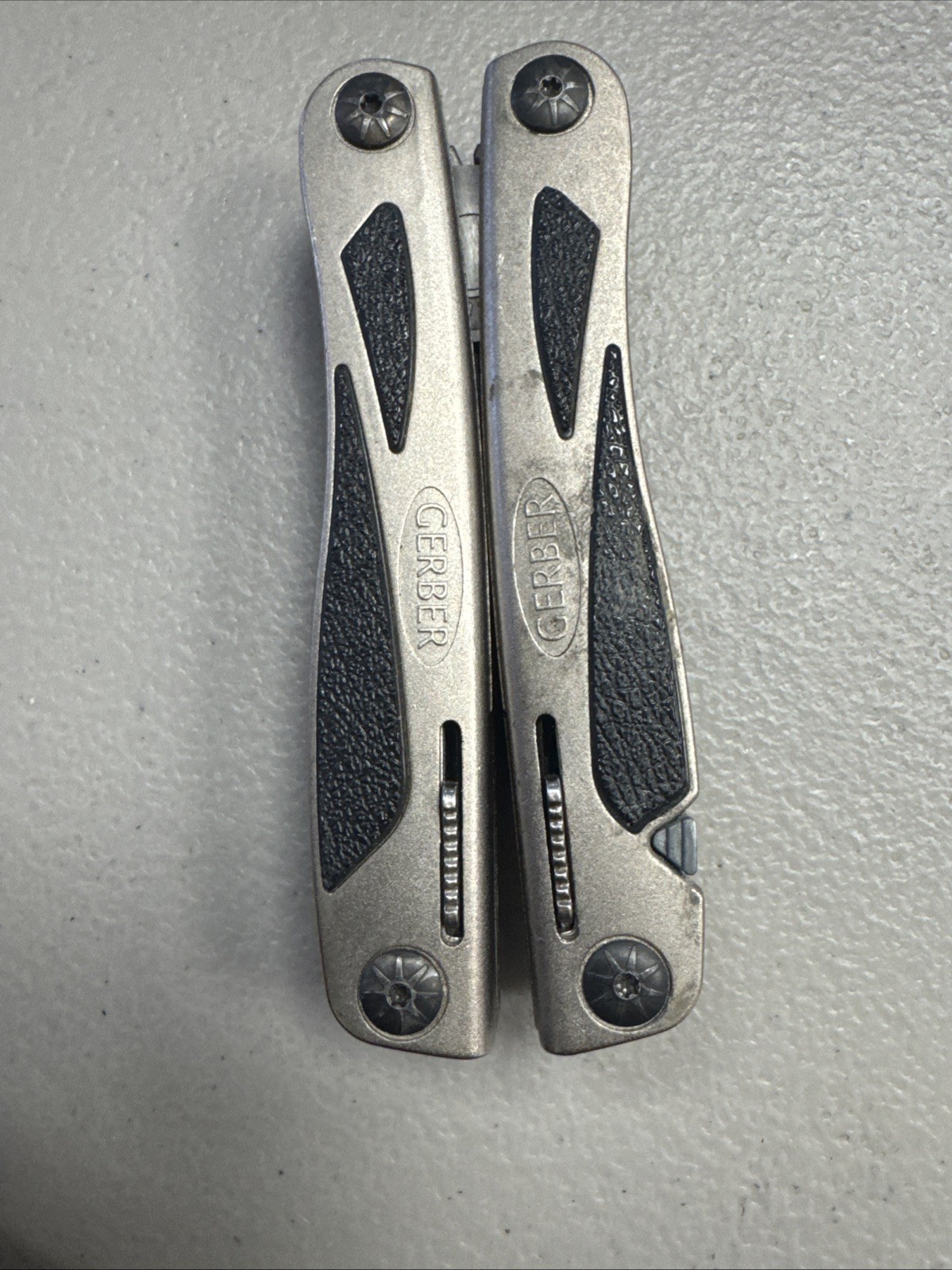 Gerber MP800 Urban Legend Multi-plier Excellent