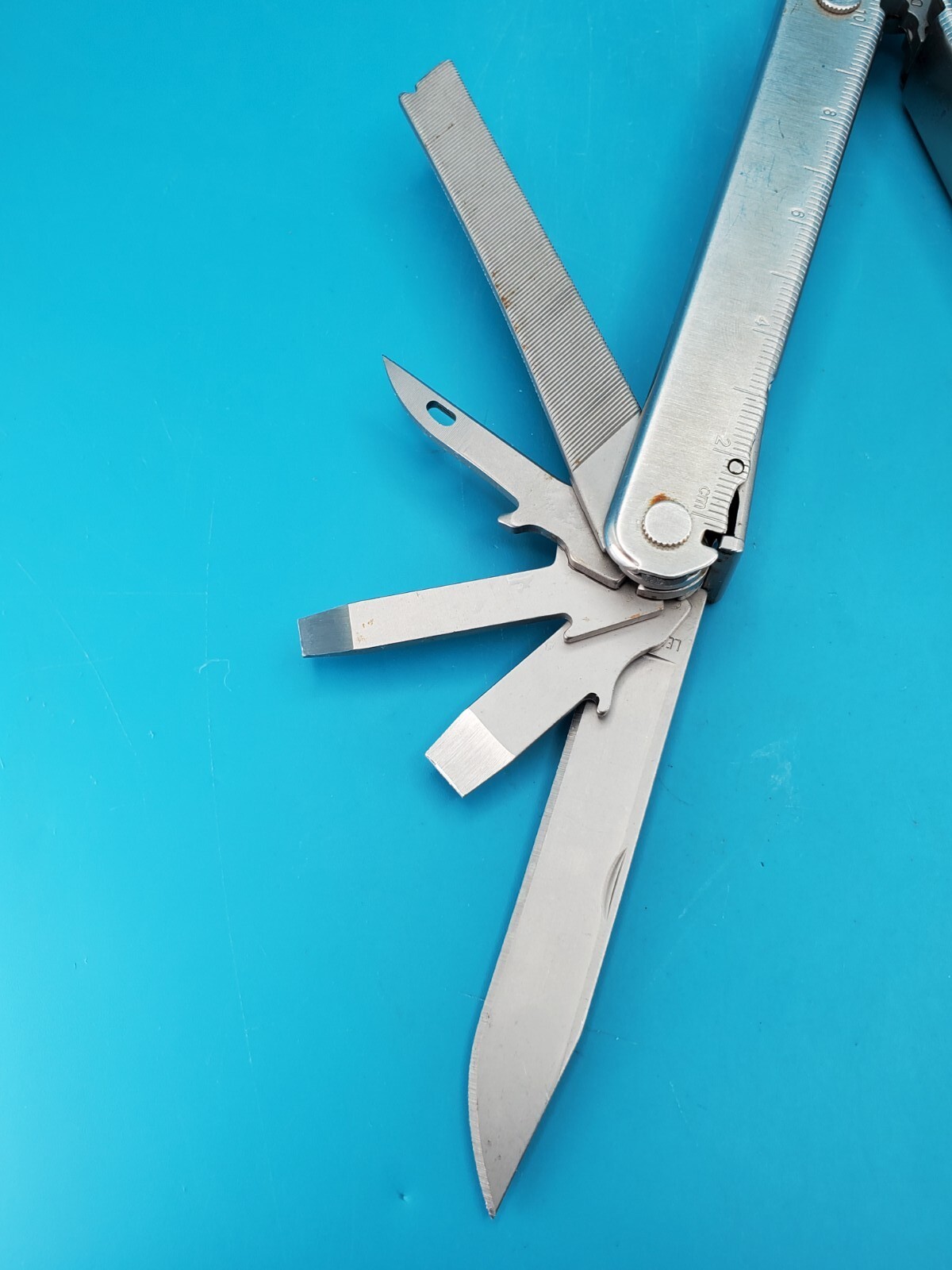 Leatherman Core Multi-Tool! *SOME RUST ON ITEM* USED/WORKING