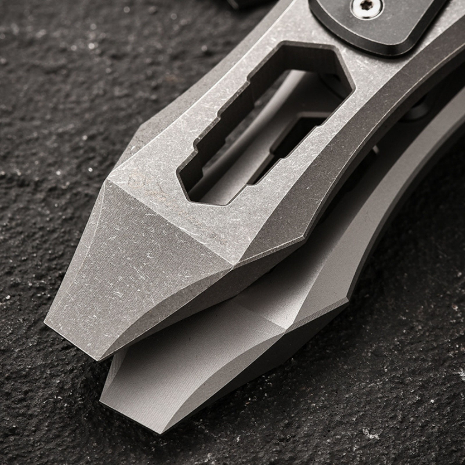 Titanium Alloy EDC Tool Pry Bar Multi Function Bottle Opener Wrench Outdoor
