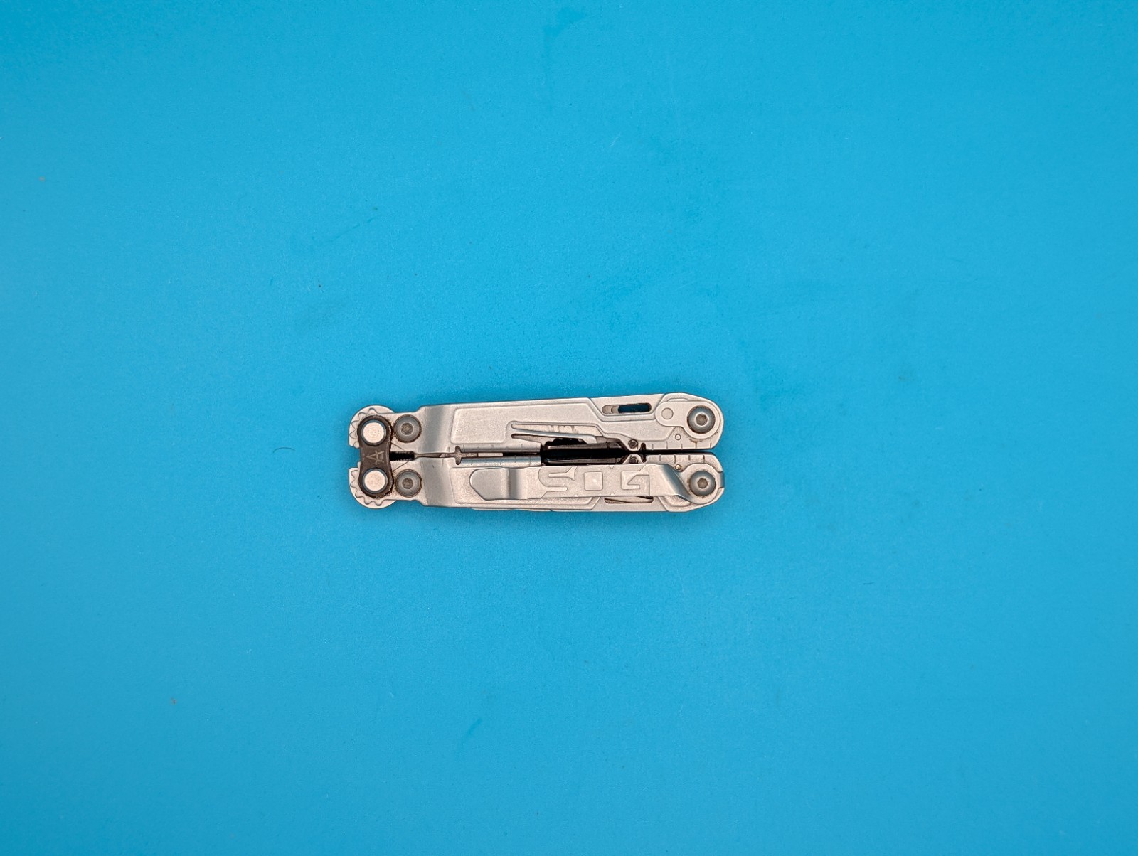 SOG PowerPint Tool Compact Lightweight Silver Multi-Tool!