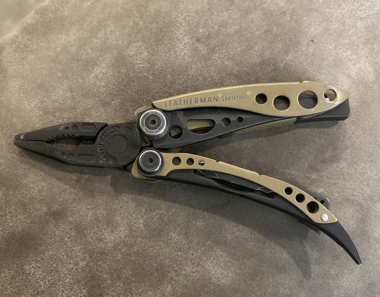 Leatherman Skeletool Multi-Tool – Olive Green – Good Conditon as real pictures