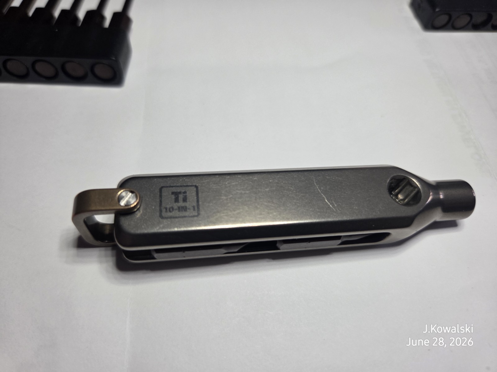 FANAUE Titanium EDC Pocket Screwdriver, Magnetic Repair Tool Kit