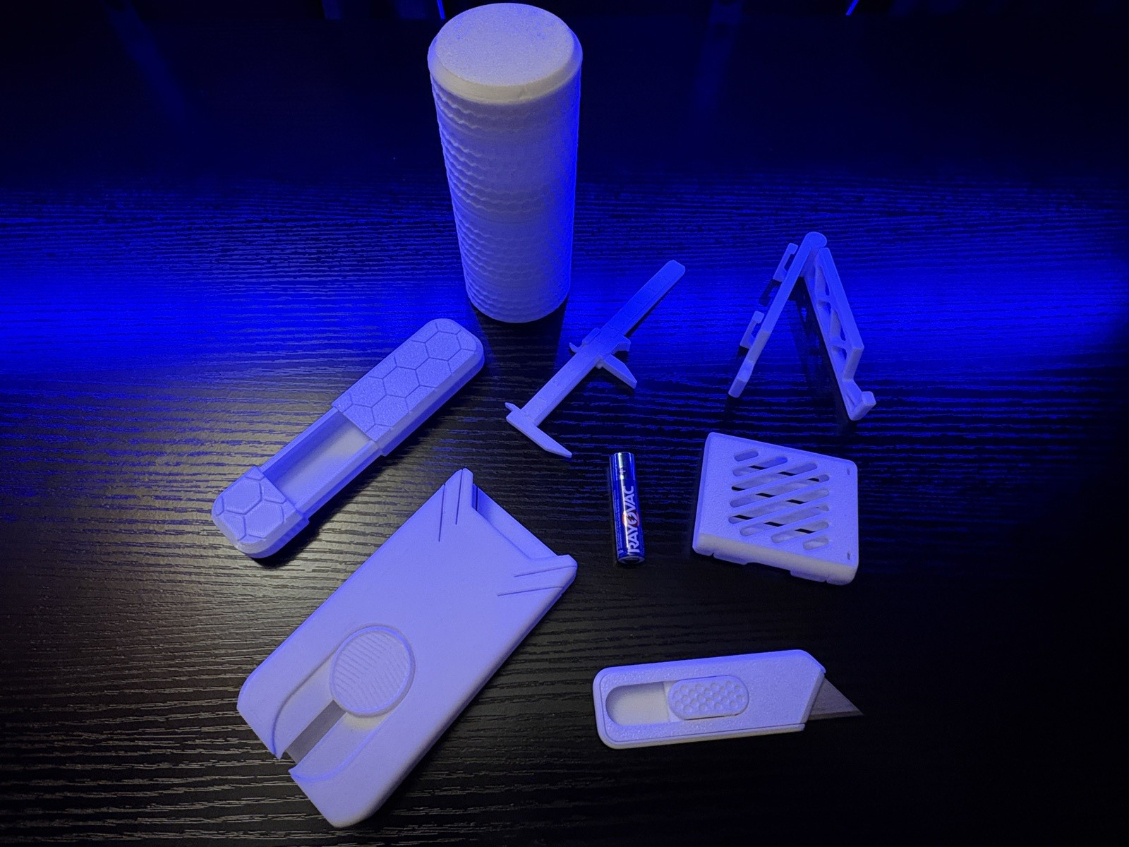7 pc white 3-D printed PLA Every Day Carry samples, utilities and supplement kit