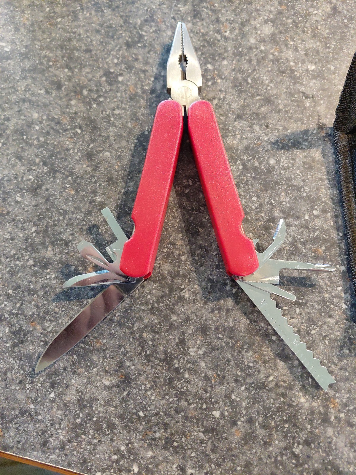Multi-tool, unmarked