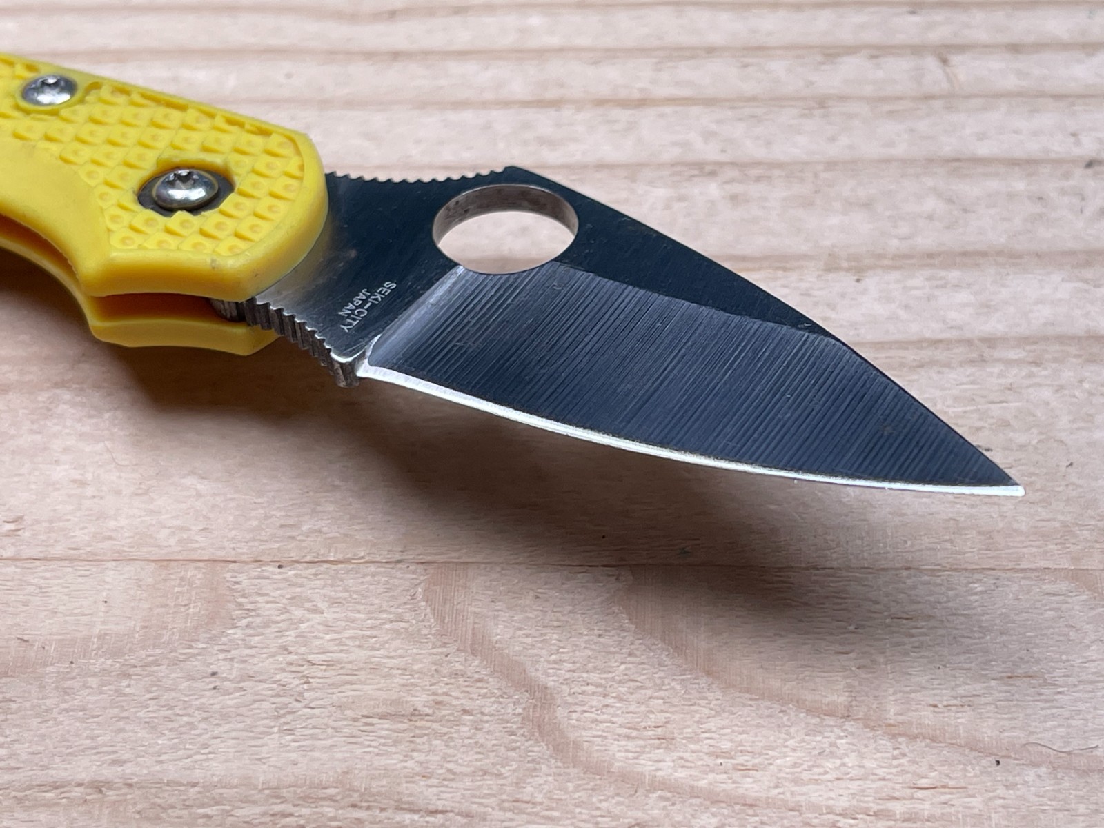 Spyderco Dragonfly Salt H1 Yellow Plain Edge Blade Folding Pocket Knife