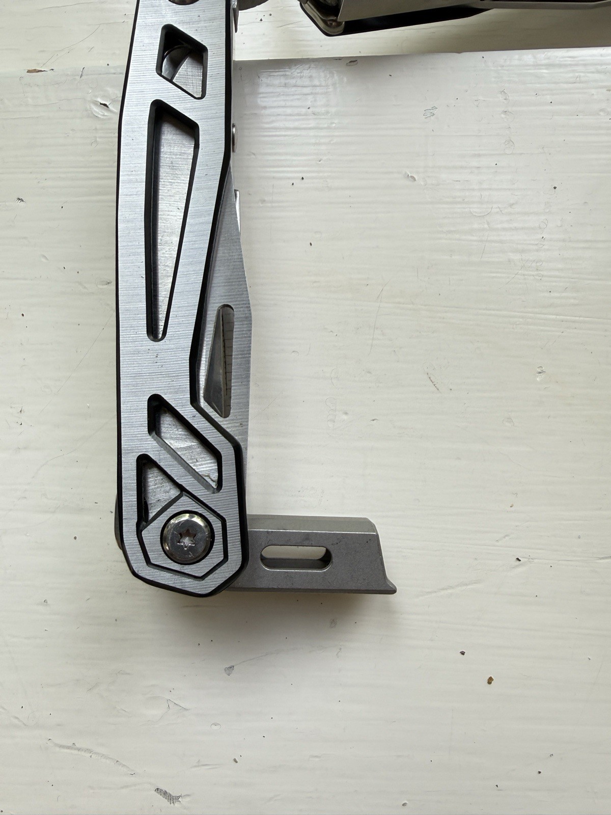 Wetols 21-in-1 Multi-Tool Pocket Knife with Pliers & Bit Set