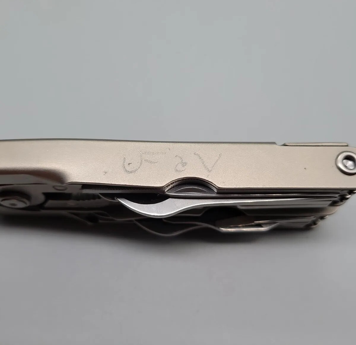 Schrade Tough Tool ST1 Multi-tool w/ SHEATH USA Version * Engraved